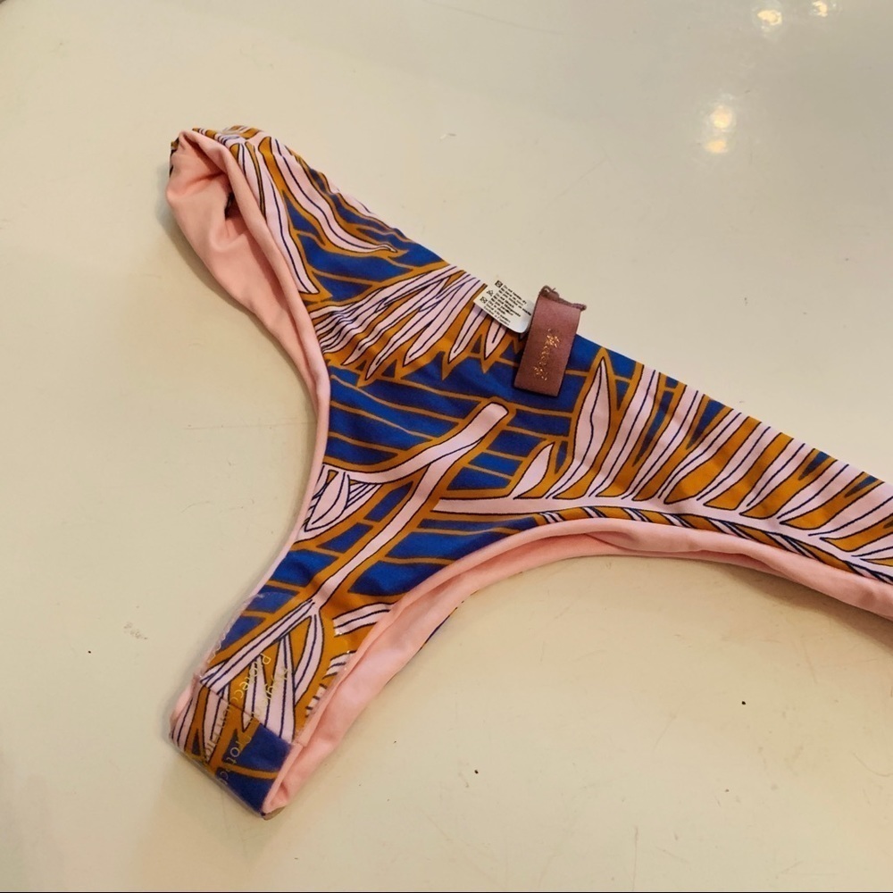 Maaji bikini bottoms NWOT  la203